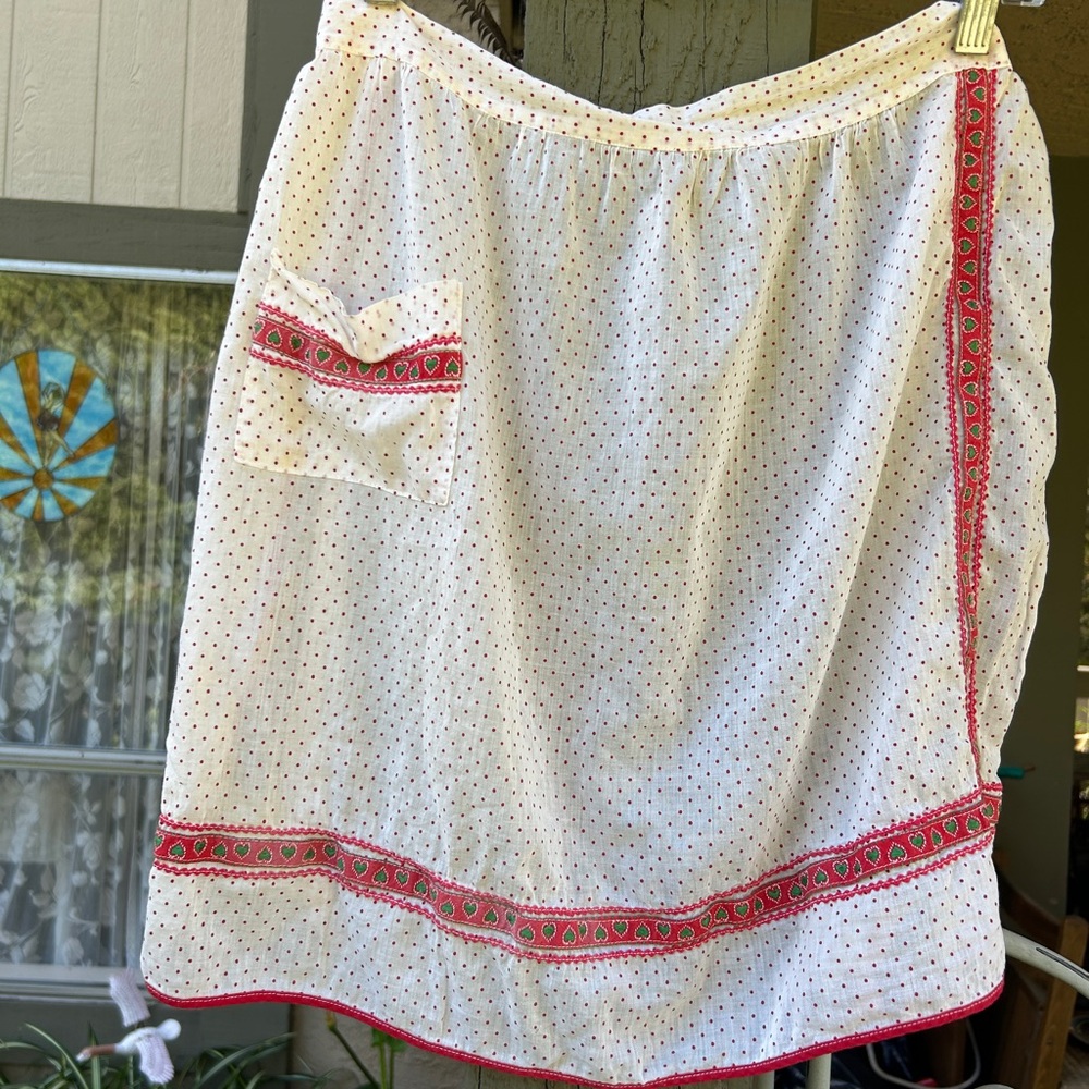 Red & white Swiss dot 1/2 apron